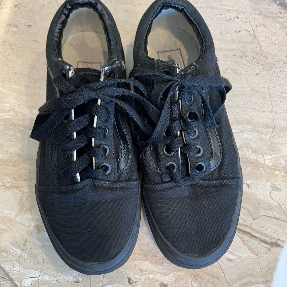 Vans all black canvas old skool